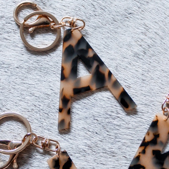 Turtoise Letter Keychain - Picture 1 of 1